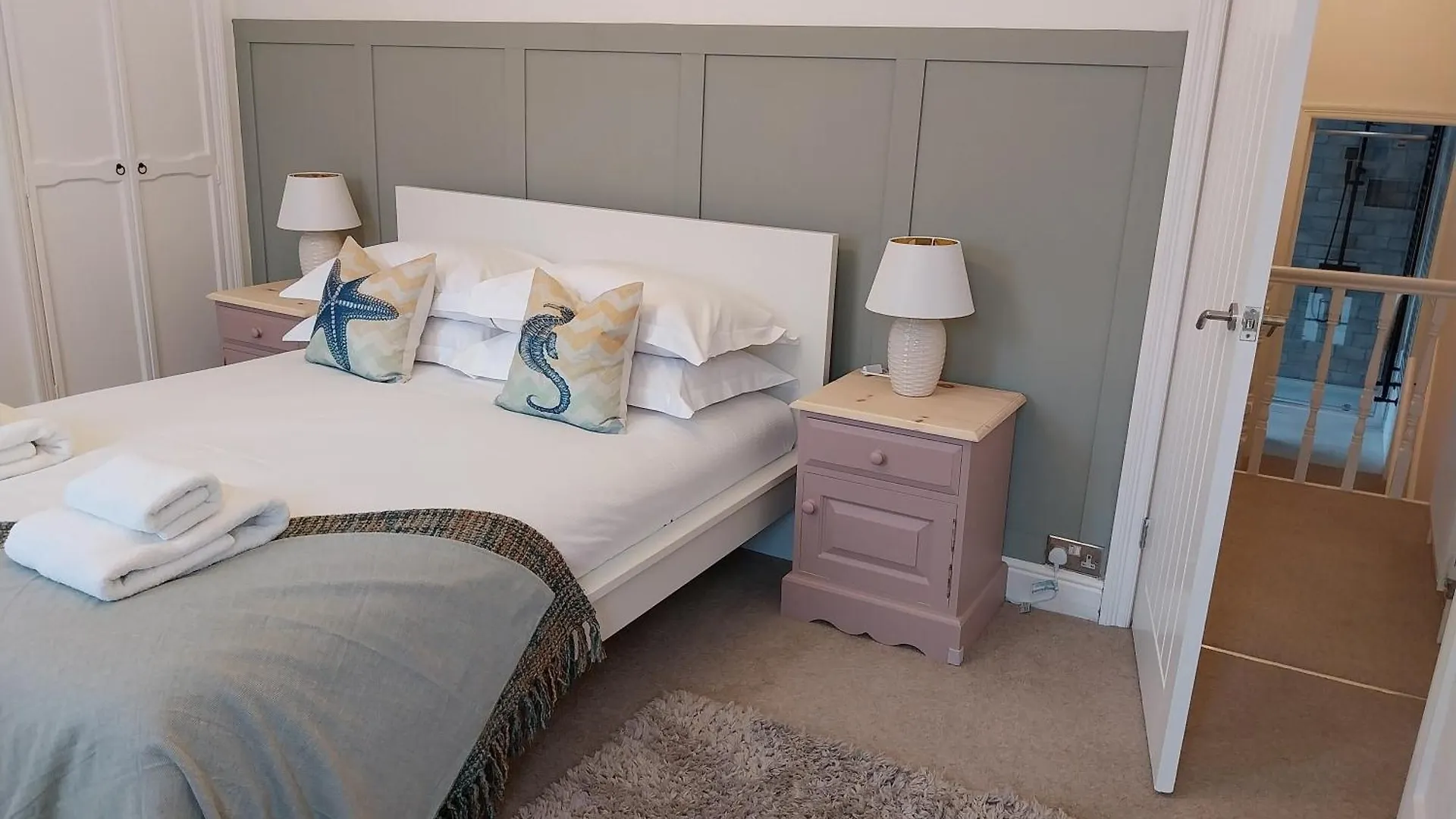 47 Elmville Avenue Scarborough 0*,  United Kingdom